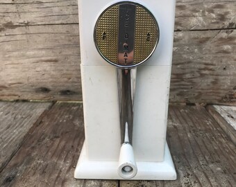 Vintage 1960s White Ice O Mat Ice Crusher