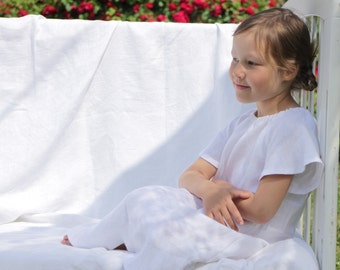 Girls nightgown Linen nigthgown Girls sleepwear White linen nightgown Little girls nightgown with Flutter sleeves