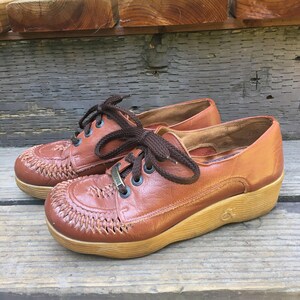 Famolare caramel brown leather platforms // size 7