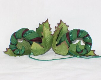 Green and burgundy twisted leafy ram horns