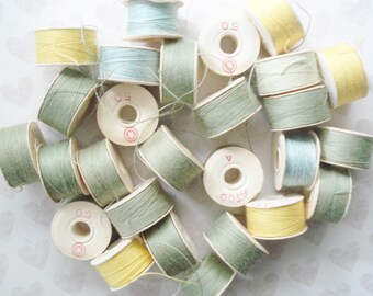 Vintage Cardboard Bobbins - 27 Paper Bobbins - Sewing Bobbins - Yellow Thread Bobbins - Blue Thread Bobbins - Green Thread Bobbins