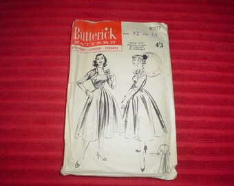 1950's Full Skirted Dress with Portrait Neckline - Vintage Sewing Pattern - Buterick 6707 - Size 14 Bust 32