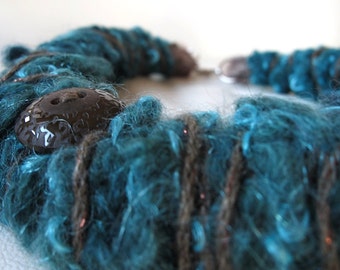 Wool necklace GREEN EXTRAVAGANCE