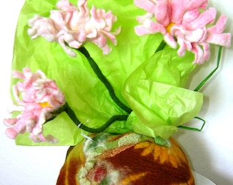 Vase and flowers in felted wool