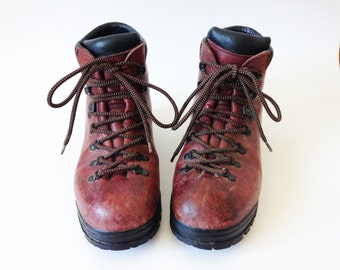 Vintage Brown Scarpa Boots Mens Hiking Boots Heavy Climbing Boots Brown Leather Mountaineering Boots Size 40 1/2 Hiking Boots Made In Italy