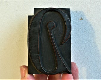 Antique carved Wooden Letter Press Typography - D / 7 cm Arts & Crafts Gothic