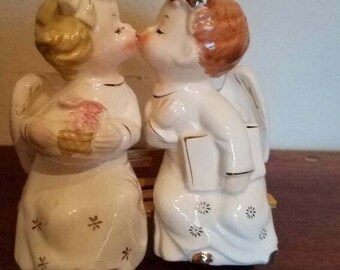 Kissing Angels Shelf Sitters, Commodore Christmas Decoration.deactivate broke