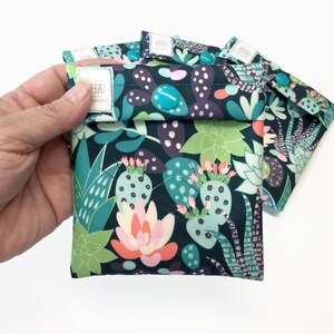Cacti Print Wet Pouch for Cloth Menstrual Pad, Snap Close Pad Wrapper, Menstrual Cup Pouch, Cloth Pantyliner WetBag, Tampon Holder