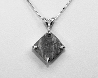 Muonionalusta Meteorite Pendant in Silver, 10 x 10 mm