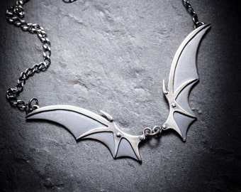 IMMORTEL Vampire wings necklace