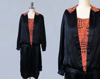 1920s Dress / 20s Black Satin Day Dress / ART DECO Graphic Print / Geometric