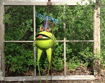 Metal Frog Yard Art / Whimsy Frog Statue w/Welcome Sign / Outdoor Garden Patio Decor / Housewarming / Gift for Mom