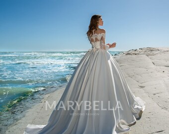 Ball Gown Wedding Dress with Lace Back & off the Shoulders with Belt