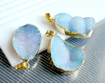 Druzy, Druzy pendant, 7% off Druzy agate pendant, druzy geode, 24kt Gold Plated Edge agate pendant in blue druzy JSP-9292