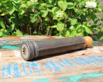 Old cookie maker / dough press