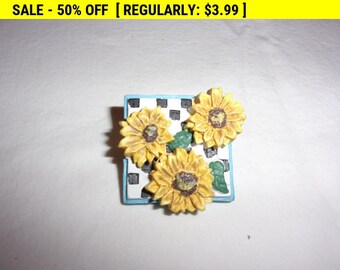 vintage daisy brooch, retro, lapel pin