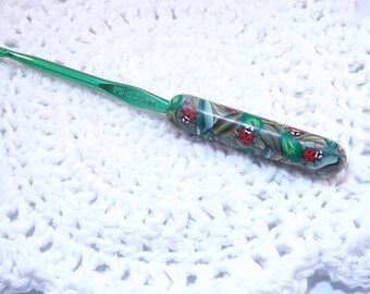 Ergonomic Polymer Clay Covered Crochet Hook Handcrafted Ladybugs on Leaves Boye I