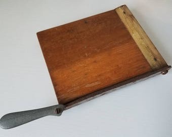 Antique photo trimmer