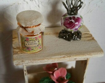 Table auxiliary in miniature