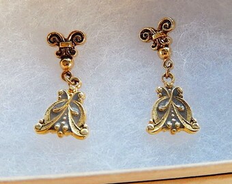 Floral Earrings, Small Dangly Earrings, Dainty Earrings, Vintage Earrings, Gift for Her,
