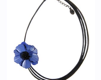 Crew neck anemone flower with cowhide leather