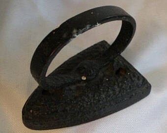 Primitive Black Iron,Vintage Sad Iron, Iron Doorstop, Collectible, primitive farmhouse, laundry room décor, Bookend, Doorstop, Cabin Decor