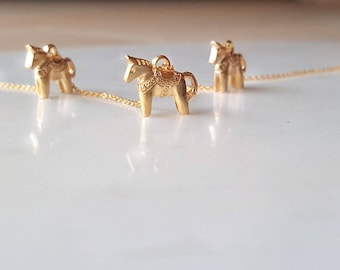 Minimal 18k Gold Horse necklace,Dala Horse Necklace,Swedish Horse,minimalist necklace,Bridesmaid Gift,Mothers day Necklace, birthday gift