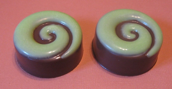 One dozen spiral design chocolate covered sandwich cookie oreo party favors
