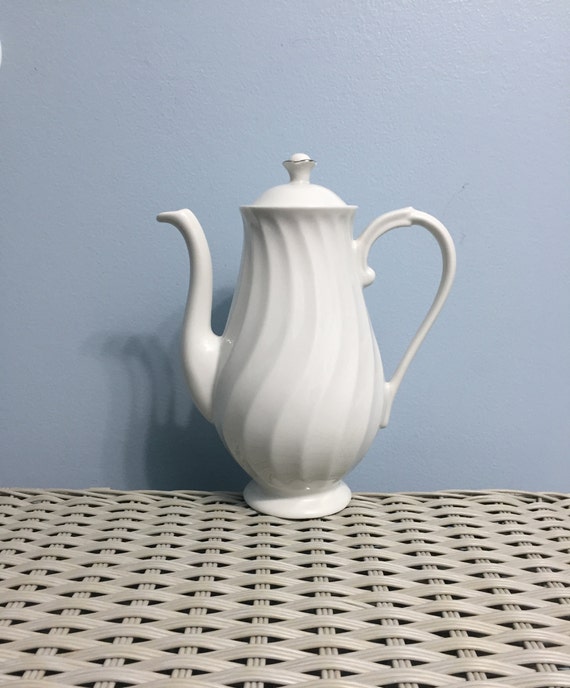 Silhouette Fine China by Syracuse Beloved Silhouette Fine China by Syracuse Beloved