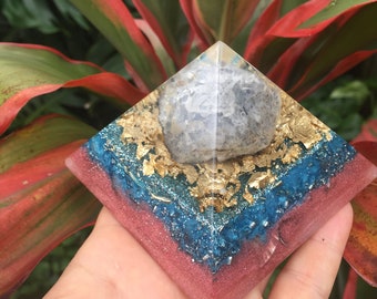 Hinihini Mai Ke Kai Mai Ocean Breeze Giza Proportions Orgone Pyramid with Celestine Geode and Abalone Shell (medium)