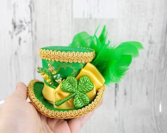 St Patrick's Day - Green and Gold Glitter Shamrock Small Mini Top Hat Fascinator, Alice in Wonderland, Mad Hatter Tea Party, Derby Hat