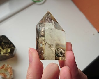 Champagne citrine point (CIC)