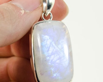 Rainbow Moonstone Pendant (Sterling Silver, #9446)