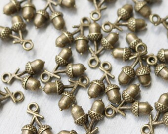 10 acorn charms, nature charms, fall charms, autumn charms, woodland charms, enchanted charms, antique bronze, metal charms,