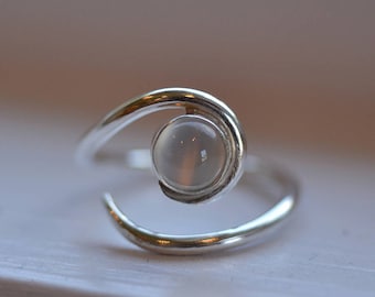 Moonstone Ring. Engagement Ring. Alternative Engagement Ring. Moonstone Solitaire Ring. Gemstone Ring. EcoFriendly. Birthstone Ring 4078