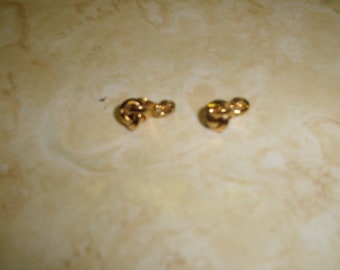 vintage clip on earrings goldtone small knot monet