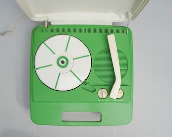 Groovy GE portable record player - two speeds - 1960s - great design