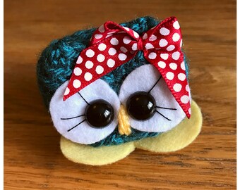 Cute owl, Crochet birthday gift, Cute Animal, Laura the Cutie - Bird ornament decor, Owl ornament decor, blue owl, red owl, polka dots,