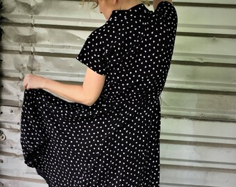 Vintage 80's / 90's black midi circle skirt / full skirted dress...