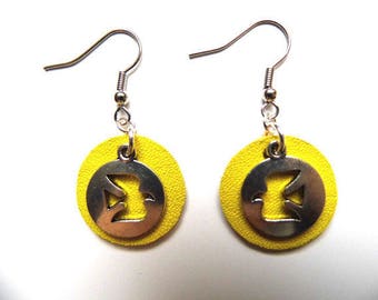 Swallow pendant with leather earrings