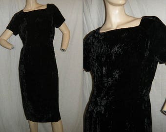 Vtg 1960s black Velvet Wiggle Dress Large