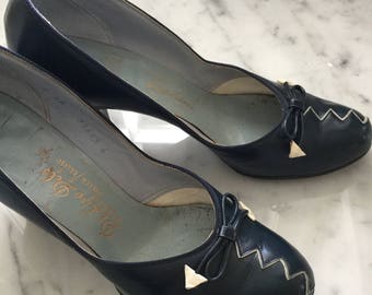 1940s / 1950s Navy Bow Pumps by DeLiso Debs
