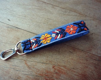 Boho Wristle, Fabric Keychain, Flower keychain, Wristlet Keychain, Fob Key, Floral Key Fob, Gifts Under 20