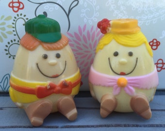 Very Cute Anthropomorphic Egg Salt and Pepper Shakers