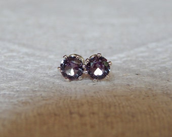 Alexandrite 4mm Studs, Alexandrite Stud Earrings, Alexandrite Posts, Color Change Alexandrite, June Birthstone, Lab Created Alexandrite