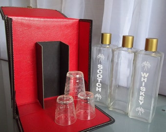 Traveling Bar Set with Leather Case and Plastic Shot Glasses, Near Mint Condition, Vintage Bar Accessory, Suitcase, Luggage, Beverages