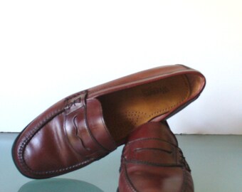 Vintage Bass Classic Oxblood Penny Loafers Size 10