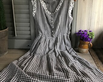 1940s Gingham Cotton Summer Dress, Sundress, Sleeveless, Lace Collar, Brown White