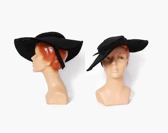 Vintage 40s Black HAT / 1940s Soft Felt & Velvet Ribbon Wide Brim Tilt Hat
