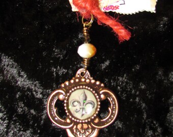 Key Pendant with Fleur De Lis Center